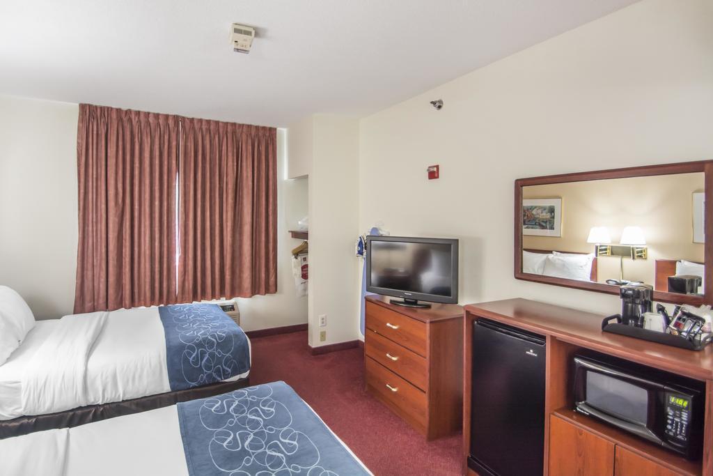 Comfort Suites Rochester Henrietta University Area Exterior photo
