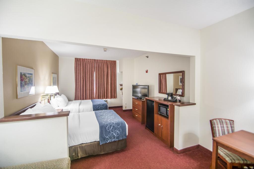 Comfort Suites Rochester Henrietta University Area Exterior photo