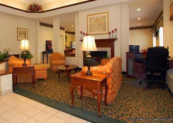 Comfort Suites Rochester Henrietta University Area Exterior photo