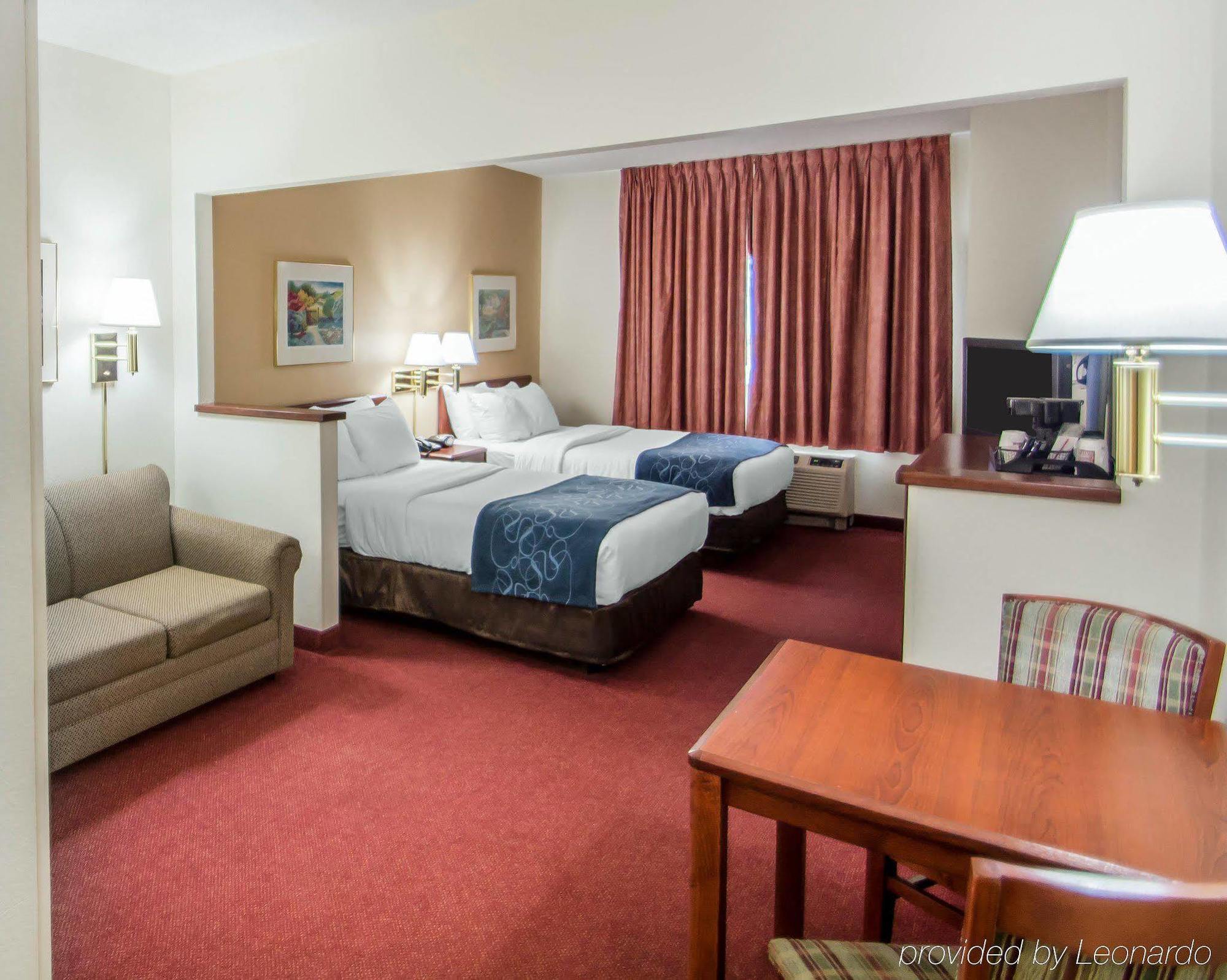 Comfort Suites Rochester Henrietta University Area Exterior photo